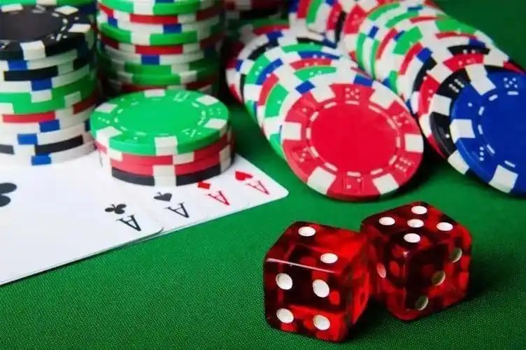 Antarmuka aplikasi dewaslot77 menampilkan jadwal Thomas Cup dan meja kasino langsung
